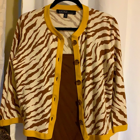 NWOT sweater - Picture 3 of 4